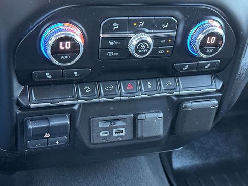 Used 2021 GMC Sierra 2500 SLE w/ SLE Convenience Package AWD/4WD image 18