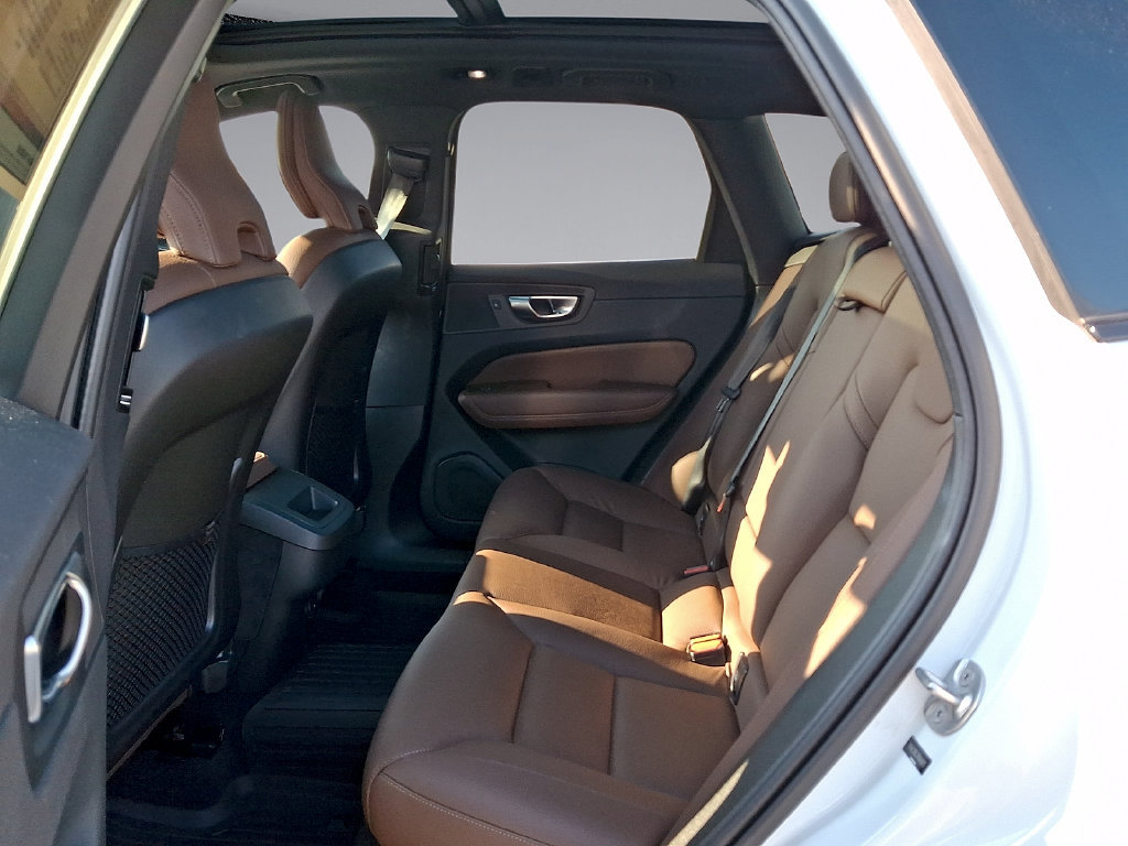Certified 2024 Volvo XC60 B5 Plus w/ Protection Package AWD/4WD image 26