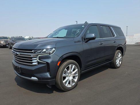 Used 2021 Chevrolet Tahoe High Country w/ Premium Package AWD/4WD image 3