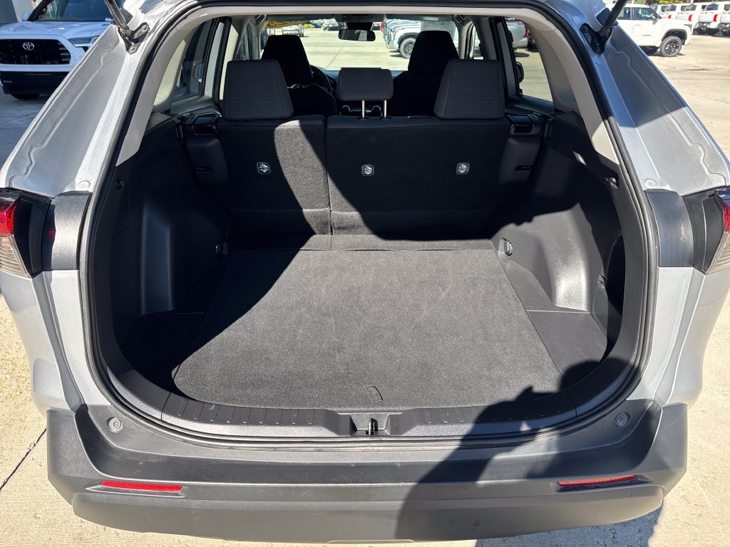 Used 2025 Toyota RAV4 LE AWD/4WD image 22
