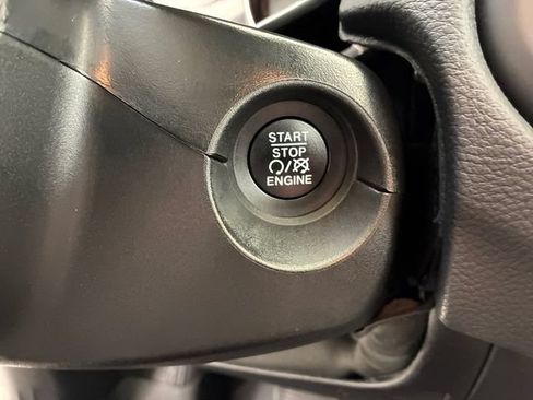 Used 2019 Jeep Compass Latitude w/ Popular Equipment Group AWD/4WD image 24