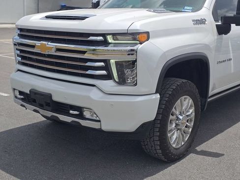 Used 2023 Chevrolet Silverado 2500 High Country w/ Technology Package AWD/4WD image 11