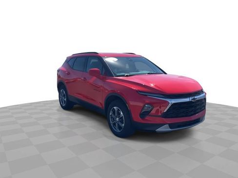 Certified 2024 Chevrolet Blazer LT w/ Convenience Package FWD image 2