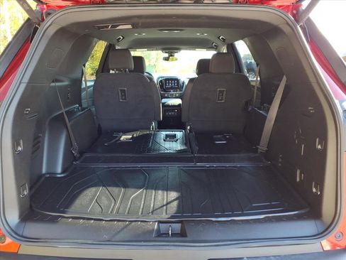 Used 2023 Chevrolet Traverse LT image 30