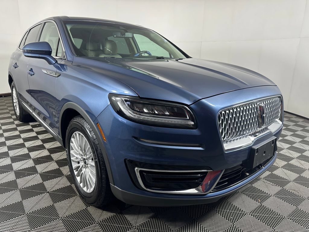 Used 2019 Lincoln Nautilus Premier AWD/4WD image 7