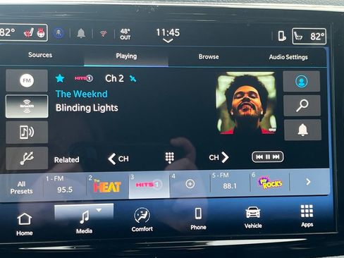 New 2026 Chrysler Pacifica Select image 18