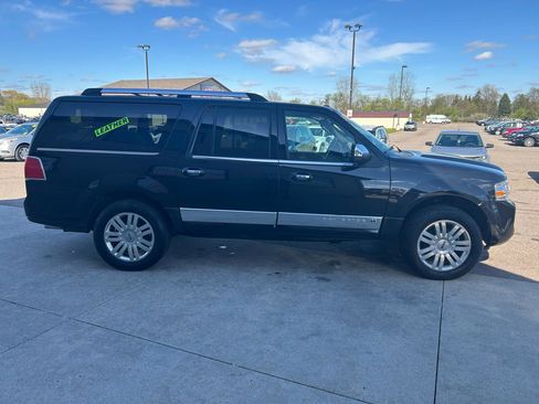 Used 2014 Lincoln Navigator L 4WD image 4