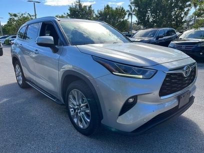 Used 2023 Toyota Highlander Limited