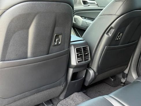 Used 2024 Kia Sportage EX FWD image 29