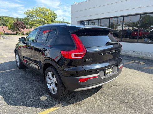 Used 2022 Volvo XC40 T5 Momentum AWD/4WD image 3