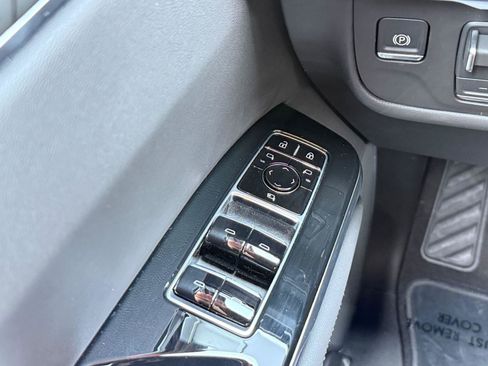 New 2026 Cadillac Escalade ESV Sport AWD/4WD image 18
