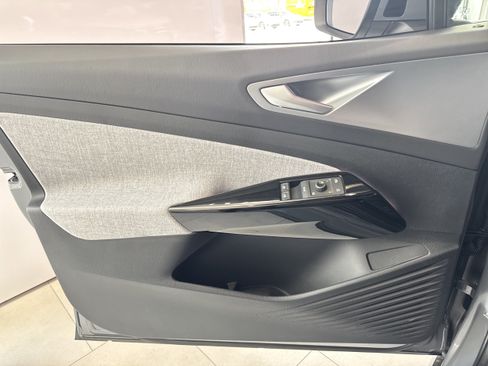New 2026 Volkswagen ID.4 Pro RWD image 17