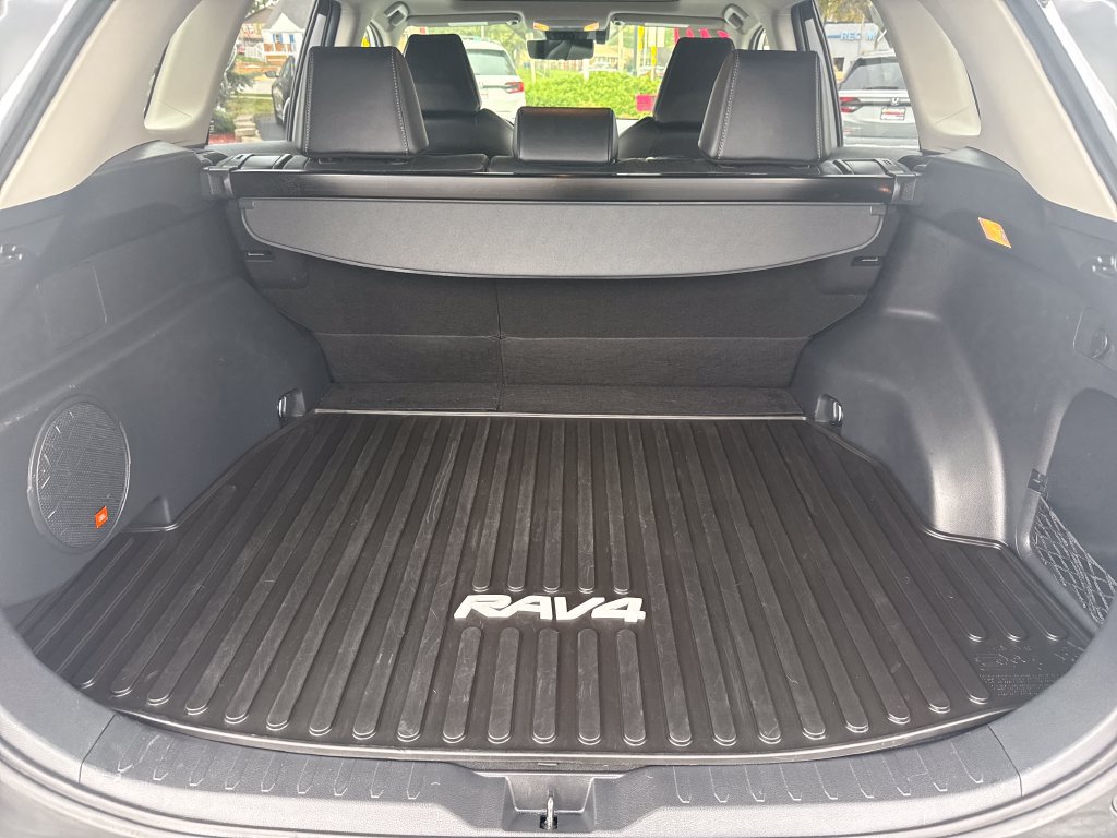 Used 2020 Toyota RAV4 Limited AWD/4WD image 42