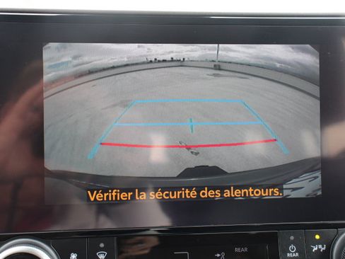 Certified 2024 Toyota Highlander XLE image 32