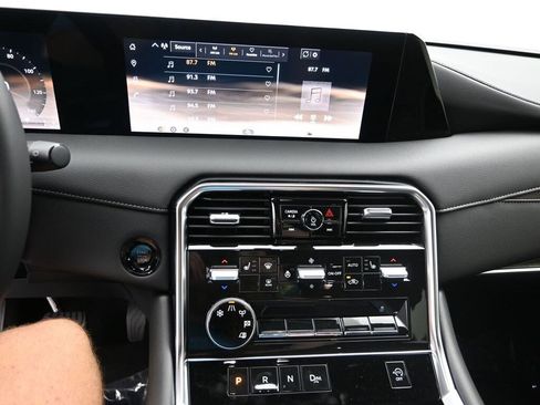 New 2025 Nissan Armada SL w/ Captain's Chari Seat Package image 16