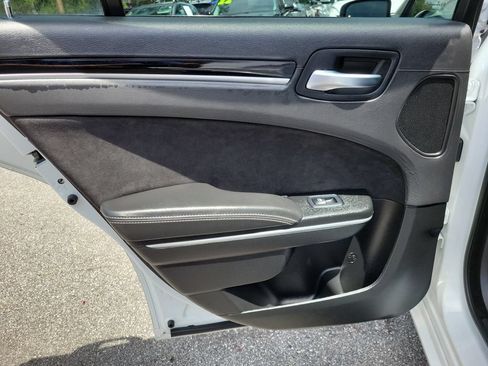Used 2023 Chrysler 300 C RWD image 10