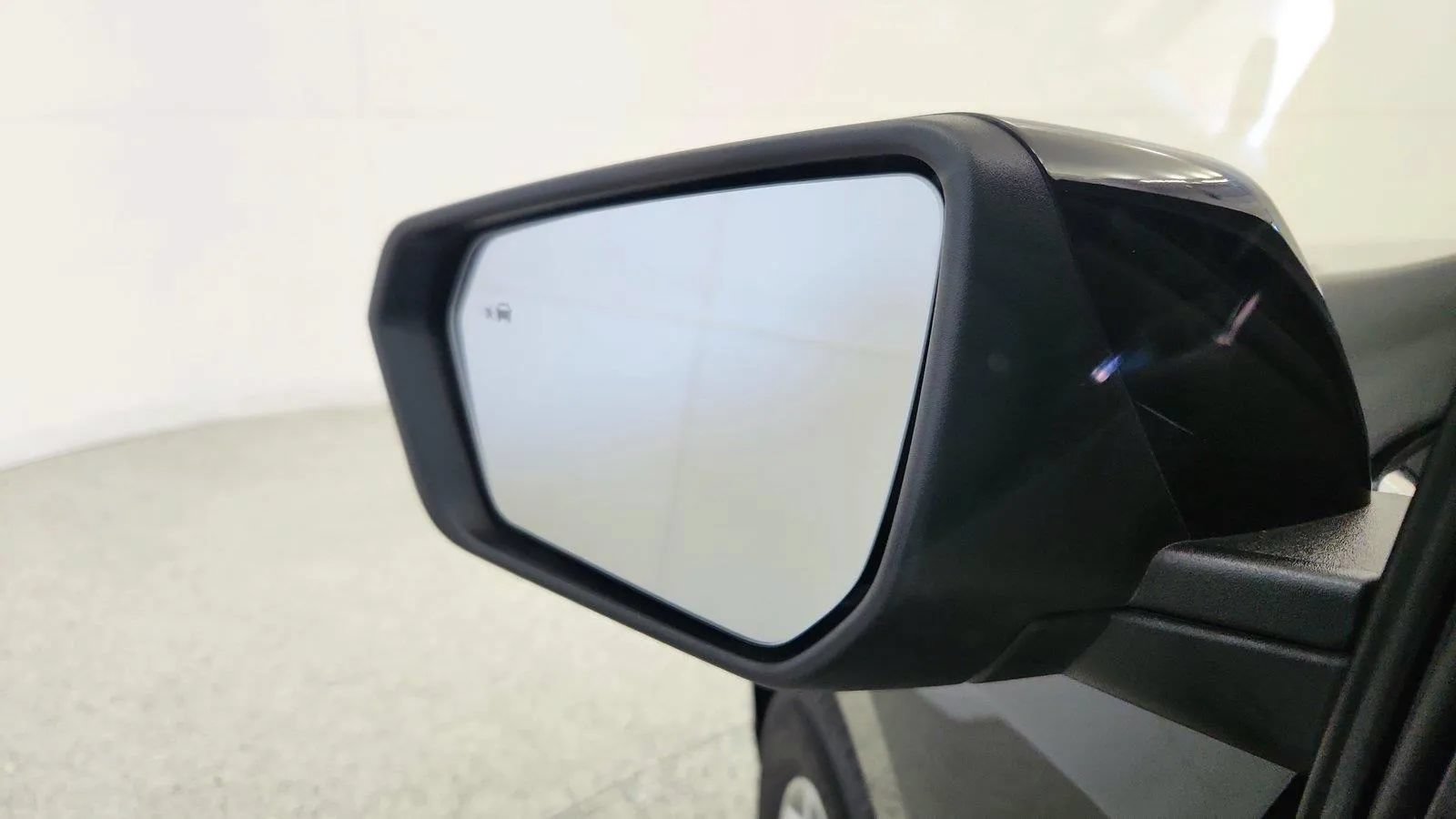 Used 2023 Chevrolet Equinox LT FWD image 16