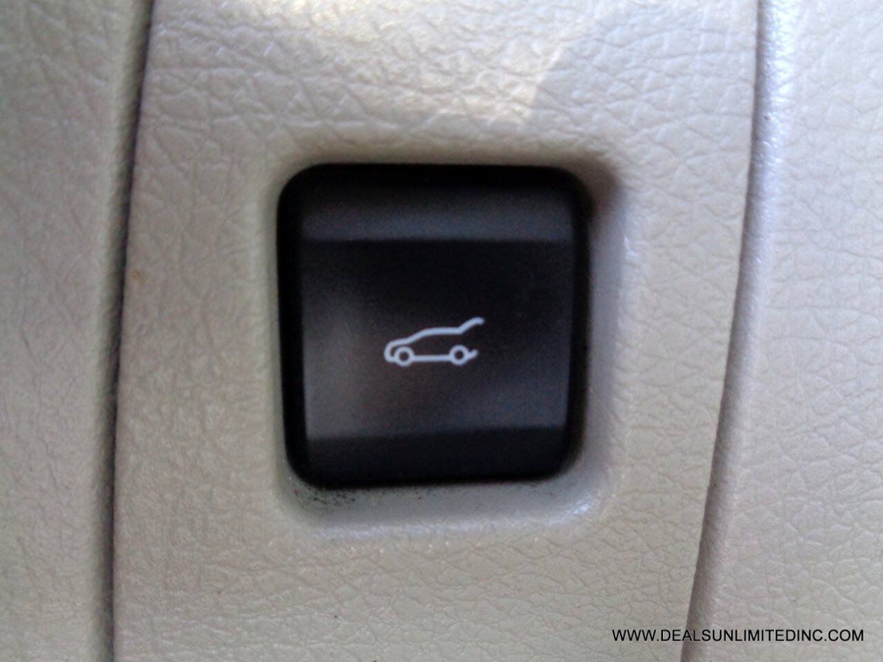 Used 2015 Lincoln MKX AWD w/ Equipment Group 102A image 22