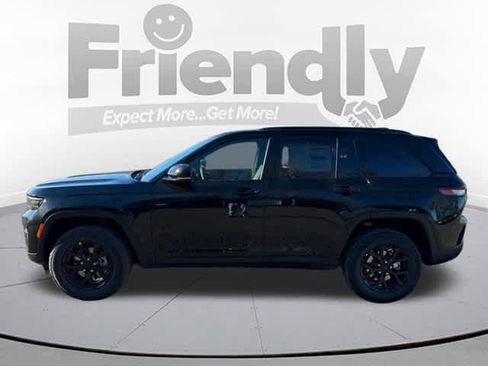 New 2025 Jeep Grand Cherokee Altitude image 8