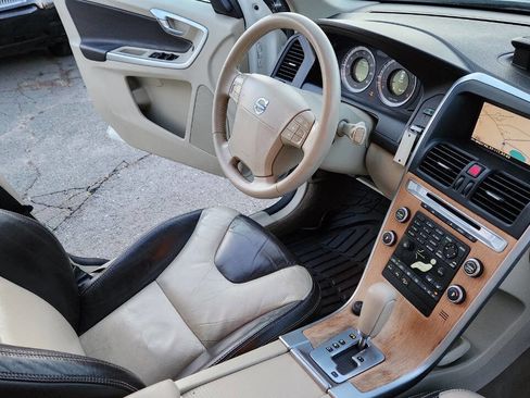 Used 2010 Volvo XC60 T6 image 42