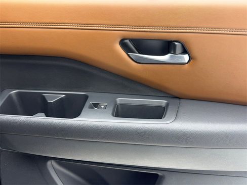 Used 2024 Nissan Pathfinder Platinum w/ Cargo Package image 47