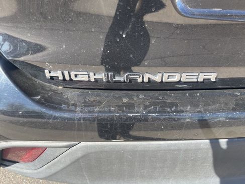 Used 2021 Toyota Highlander XLE image 8