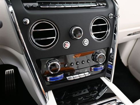 New 2026 Rolls-Royce Cullinan AWD/4WD image 21