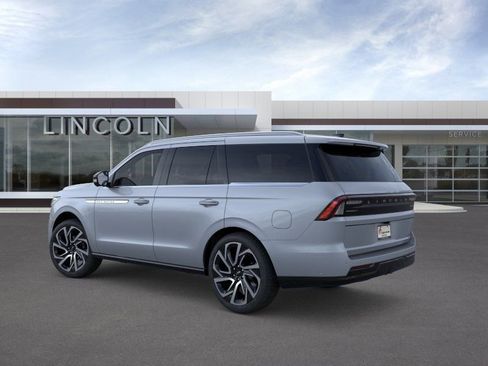 New 2026 Lincoln Navigator Reserve AWD/4WD image 4