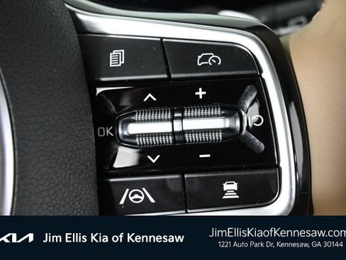 Certified 2024 Kia Sorento SX Prestige w/ Olive Brown Leather Package image 23