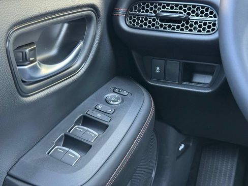 Used 2027 Honda HR-V Sport image 14