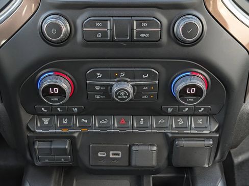 Used 2022 Chevrolet Silverado 2500 High Country w/ Safety Package II AWD/4WD image 17
