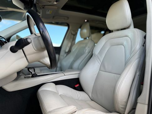 Used 2017 Volvo XC90 T6 Momentum w/ Vision Package AWD/4WD image 11