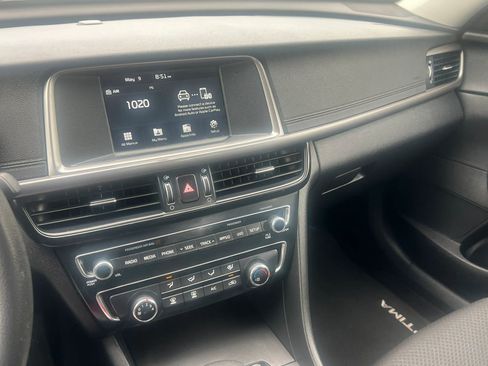 Used 2018 Kia Optima LX w/ 17" Alloy Wheels Package FWD image 22