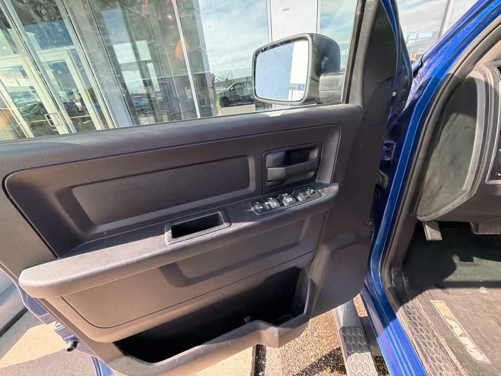 Used 2014 RAM 1500 Express AWD/4WD image 10