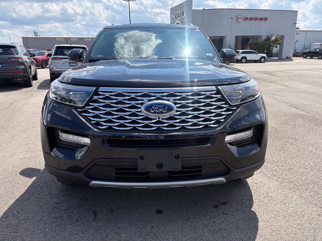 Used 2020 Ford Explorer Platinum w/ Premium Technology Package AWD/4WD image 2