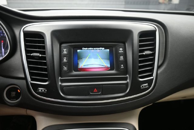 Used 2016 Chrysler 200 Limited w/ Convenience Group FWD image 12
