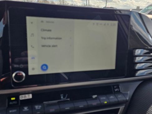 Used 2025 Toyota Camry SE image 15