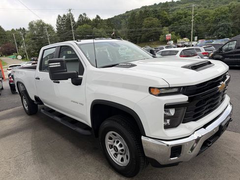 Used 2025 Chevrolet Silverado 3500 W/T w/ WT/CX Safety Package AWD/4WD image 3