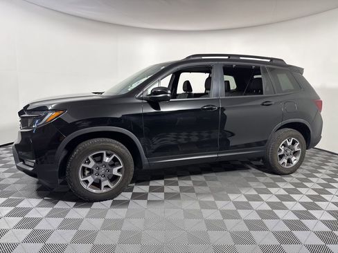 Used 2022 Honda Passport TrailSport image 3