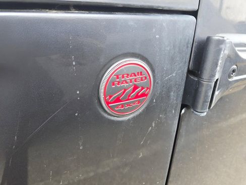 Used 2018 Jeep Wrangler Unlimited Rubicon w/ Dual Top Group AWD/4WD image 18