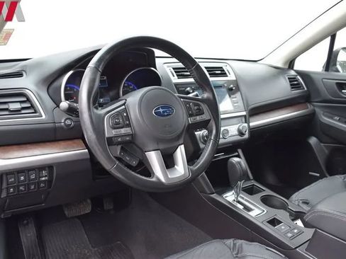 Used 2016 Subaru Outback 2.5i Limited AWD/4WD image 3