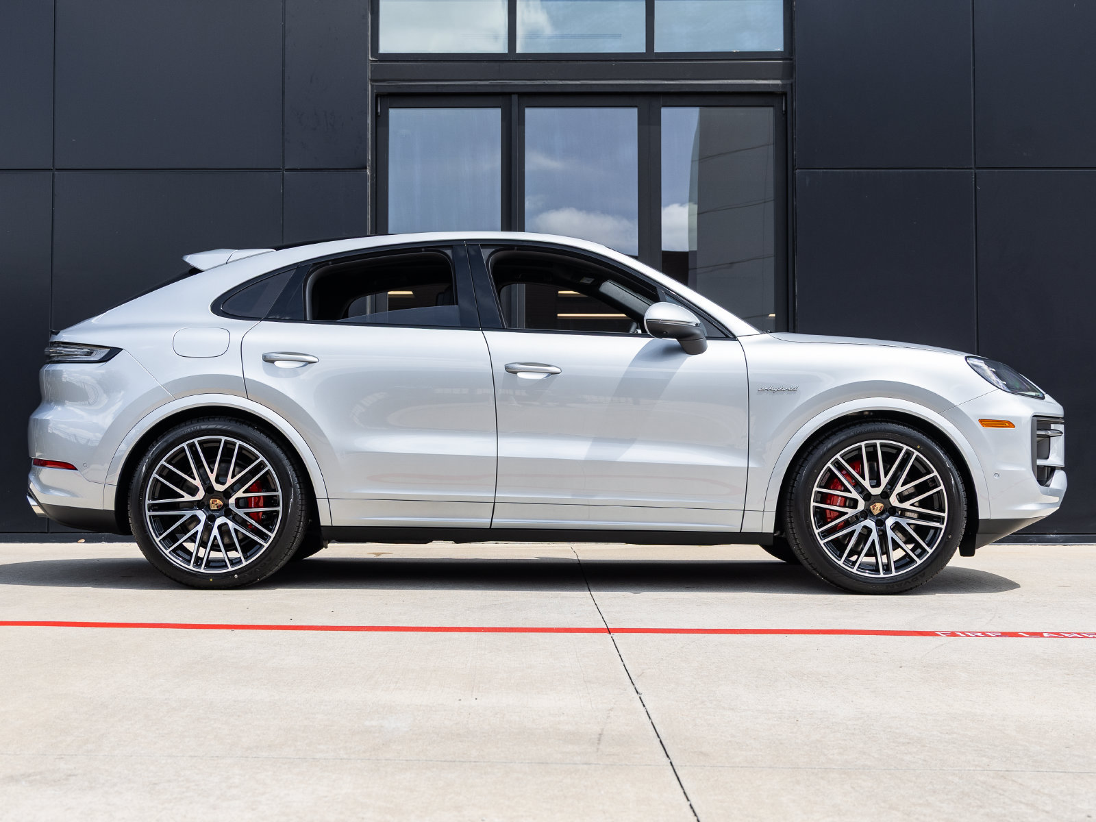 Certified 2026 Porsche Cayenne S AWD/4WD image 12