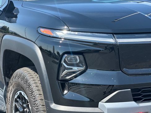 Used 2026 Chevrolet Silverado EV Trail Boss AWD/4WD image 43