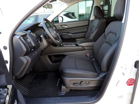 Used 2022 Nissan Pathfinder SV w/ Cargo Package FWD image 11