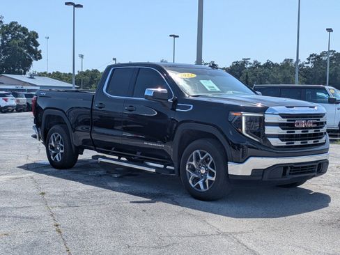 Used 2023 GMC Sierra 1500 SLE AWD/4WD image 2