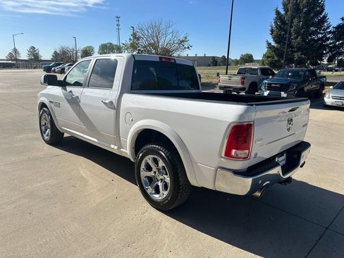 Used 2018 RAM 1500 Laramie w/ Convenience Group AWD/4WD image 30