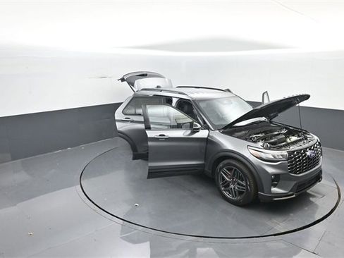 New 2026 Ford Explorer ST image 34