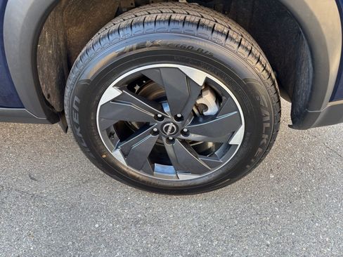 Used 2025 Nissan Rogue SV AWD/4WD image 32