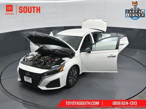 Used 2025 Nissan Altima 2.5 SV FWD image 50