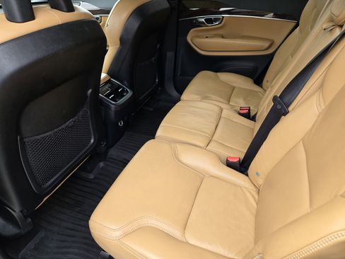 Used 2016 Volvo XC90 T6 Momentum w/ Momentum Plus Package image 42